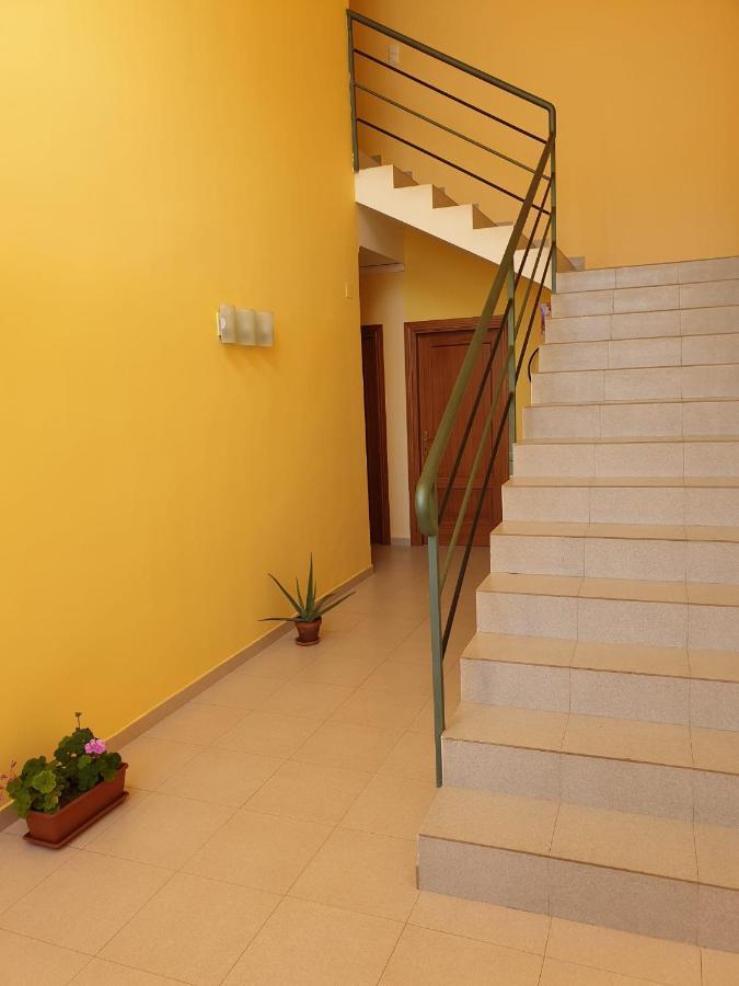 Hostal Brin Monreal del Campo Exterior foto